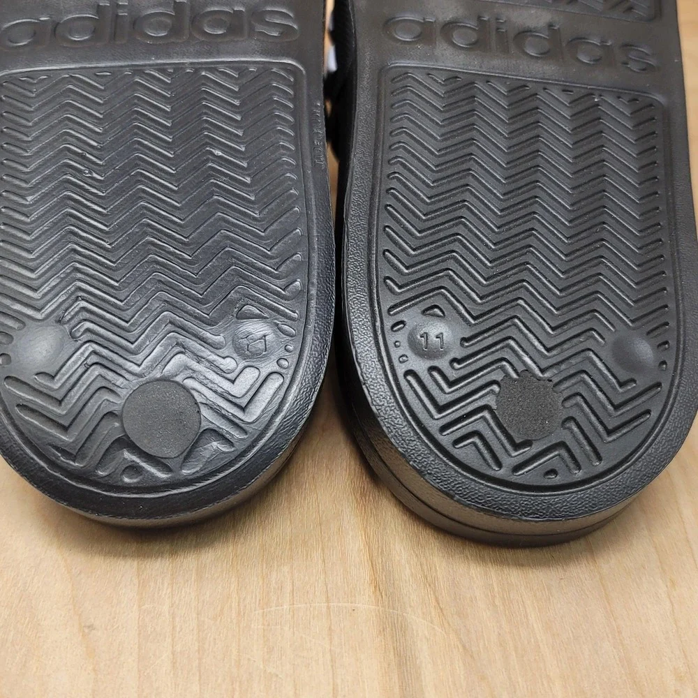 adidas adilette slides